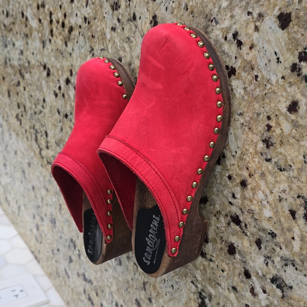 Sandgrens Swedish handmade red leather clog/mules. Sz 39, 8-81/2. Gently worn